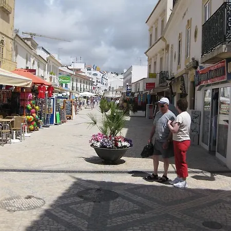 - T2 Old Town - 200m Apartament