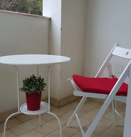 - T2 Old Town - 200m