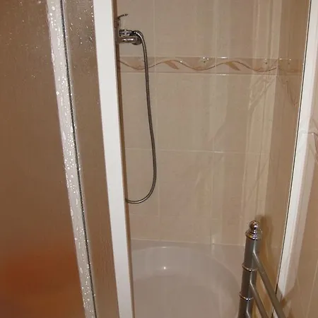 - T2 Old Town - 200m Apartment